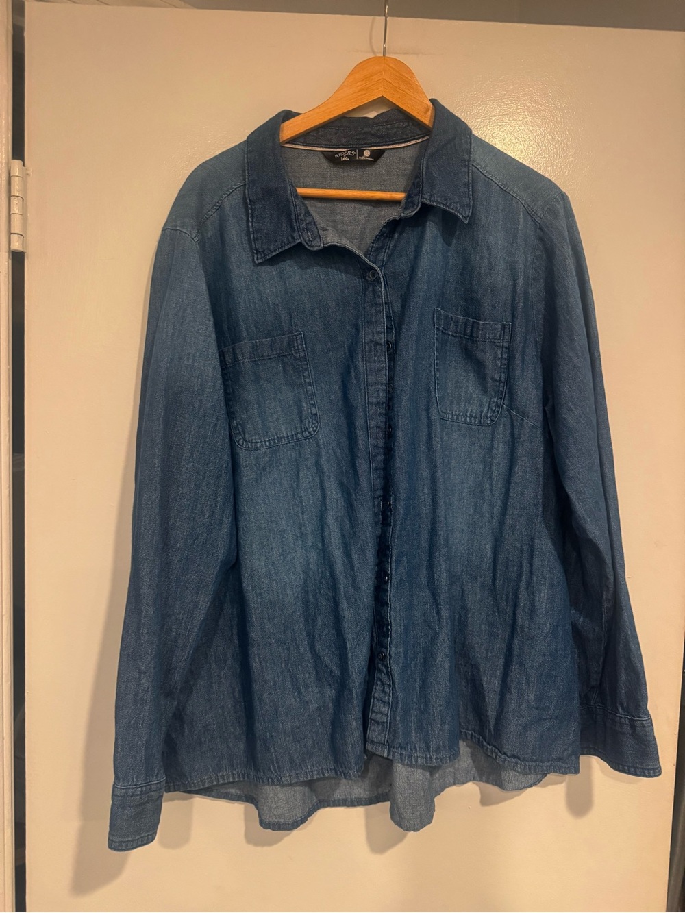 Lee Women’s XXL Blue Denim Button-Down Shirt Plus Size Long Sleeve Chambray